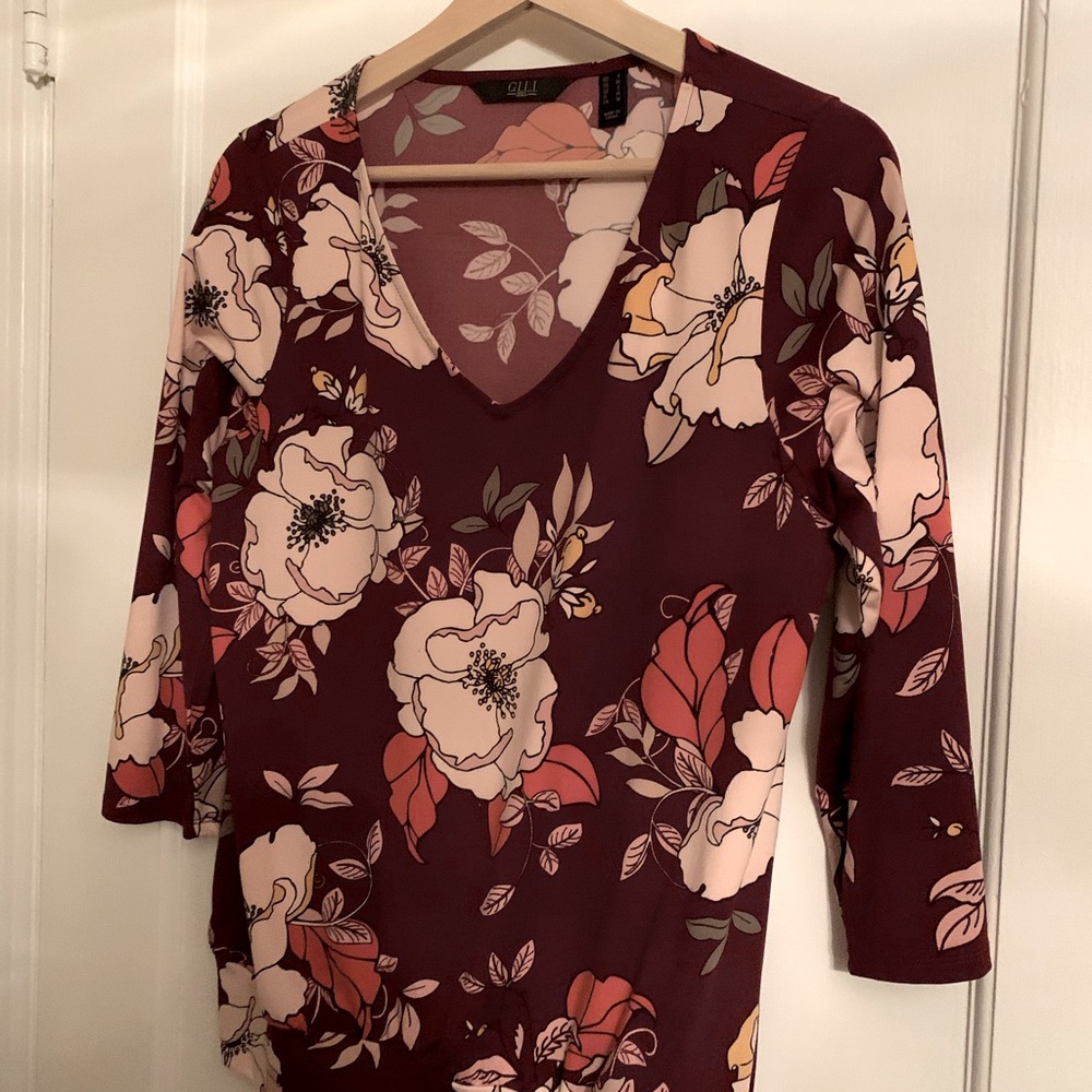 GILI super soft floral top.